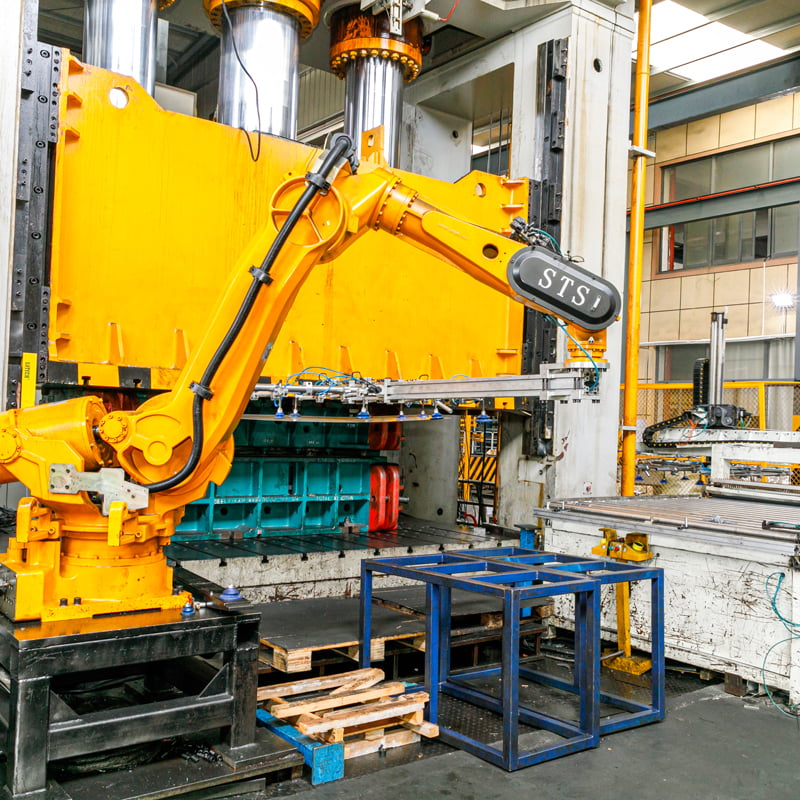 Linea di stampaggio automatica con alimentazione automatica